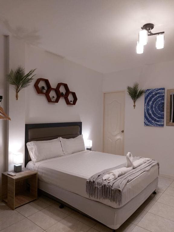 Suite with Hot Tub room - Image 2