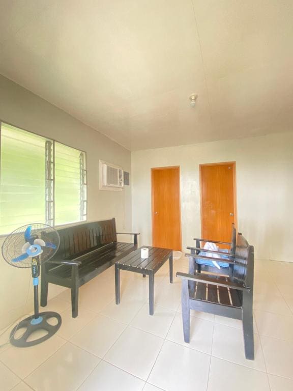 Family Room room - Image 1