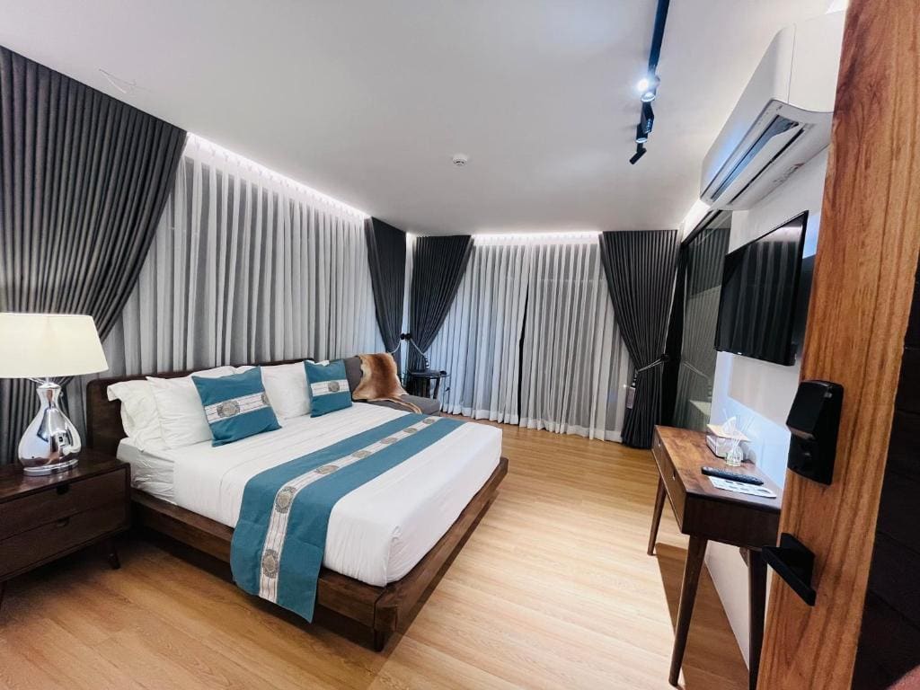 Executive Suite room - Image 3