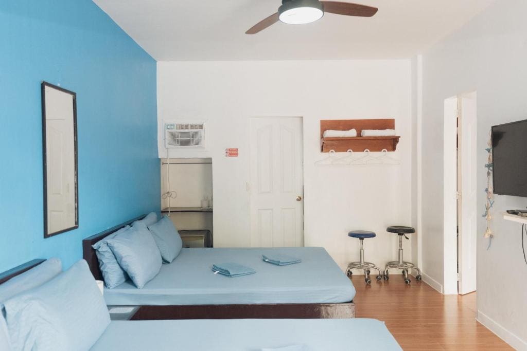 Superior Quadruple Room room - Image 2