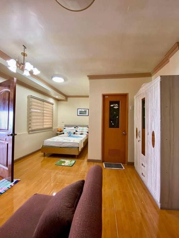 One-Bedroom Bungalow room - Image 1