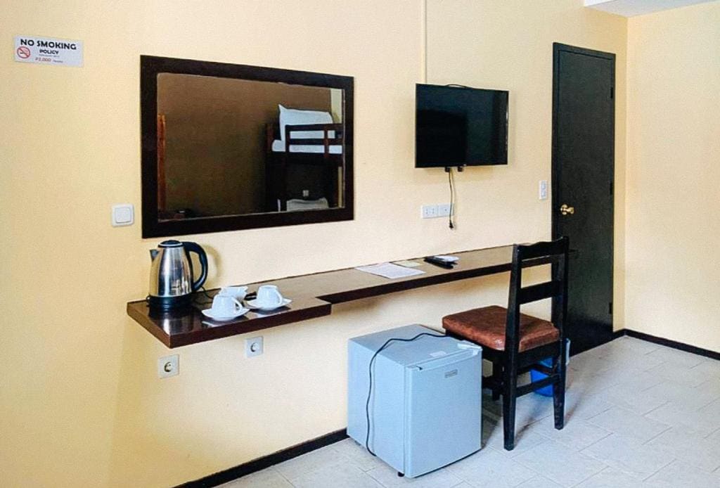 Family Room room - Image 2
