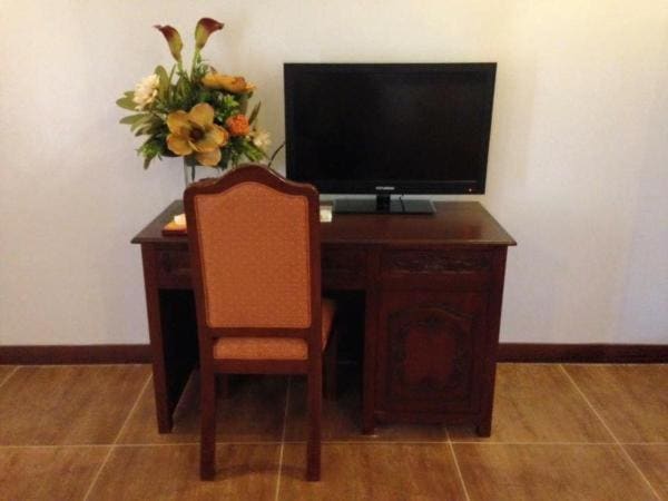 Deluxe Double or Twin Room with Balcony room - Image 2
