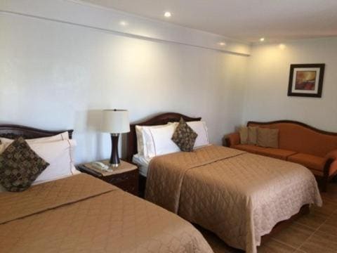 Deluxe Suite room - Image 3