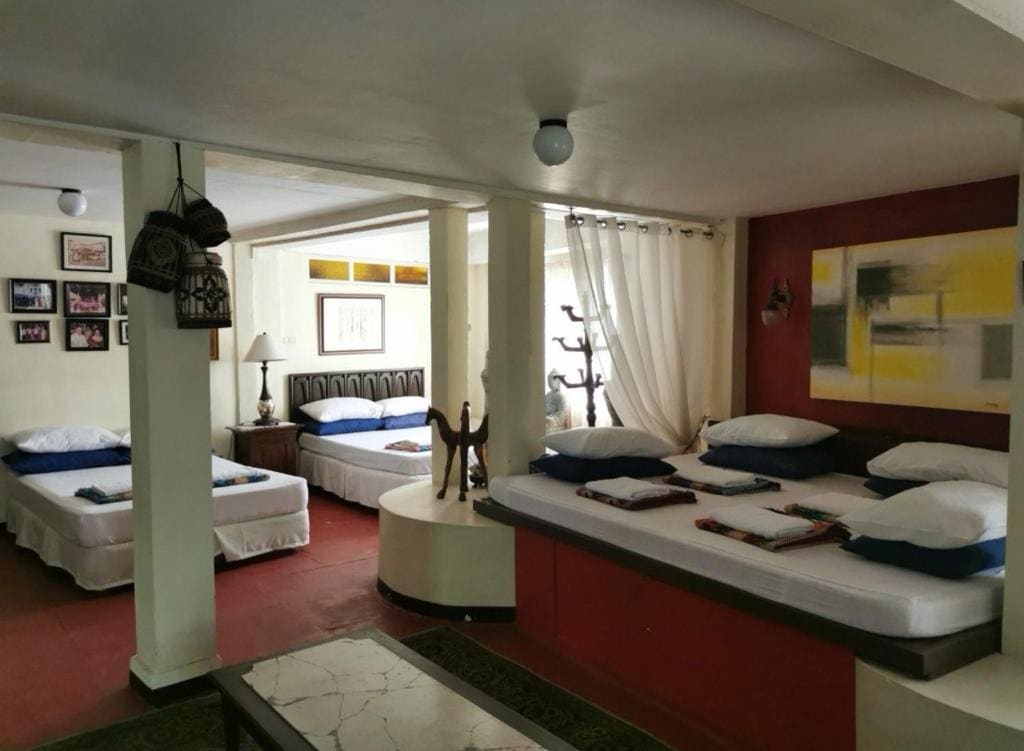 Family Room with Private Bathroom room - Image 3
