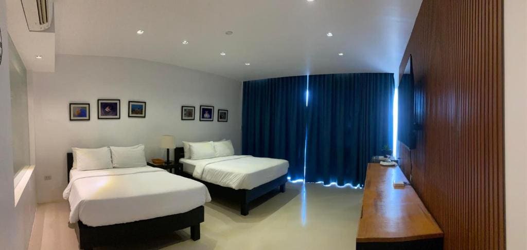 Suite with Sea View room - Image 2