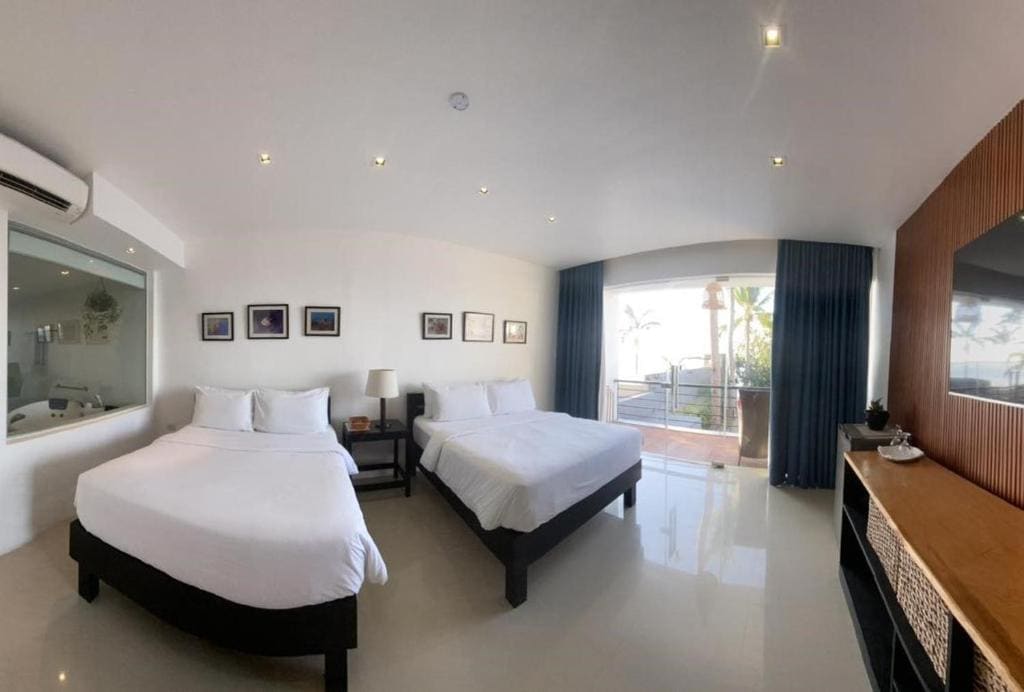 Suite with Sea View room - Image 3