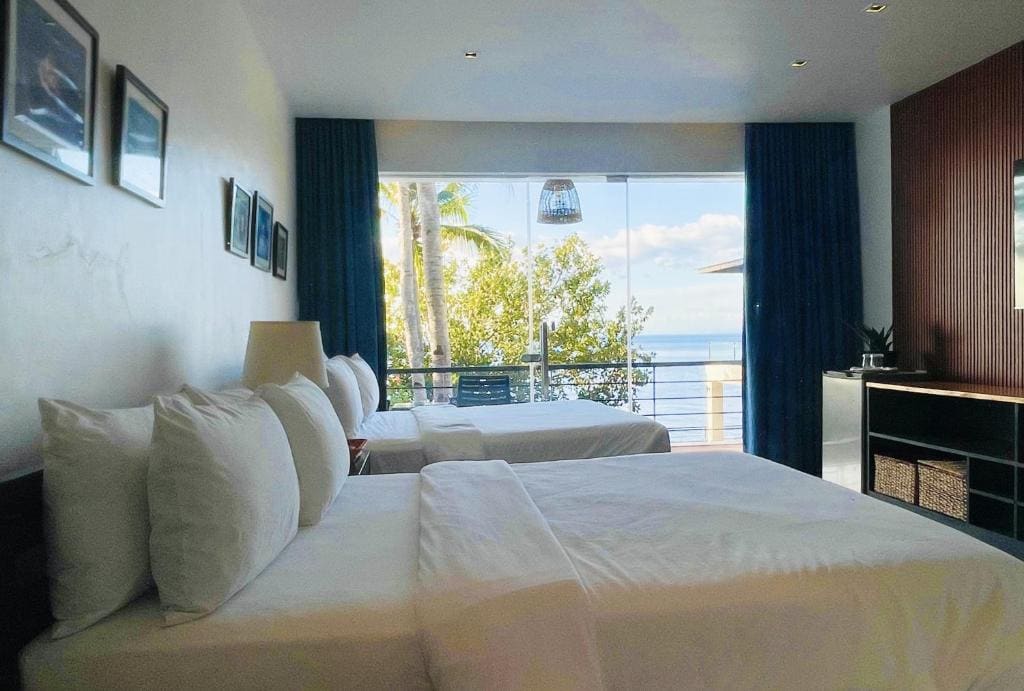 Suite with Sea View room - Image 1