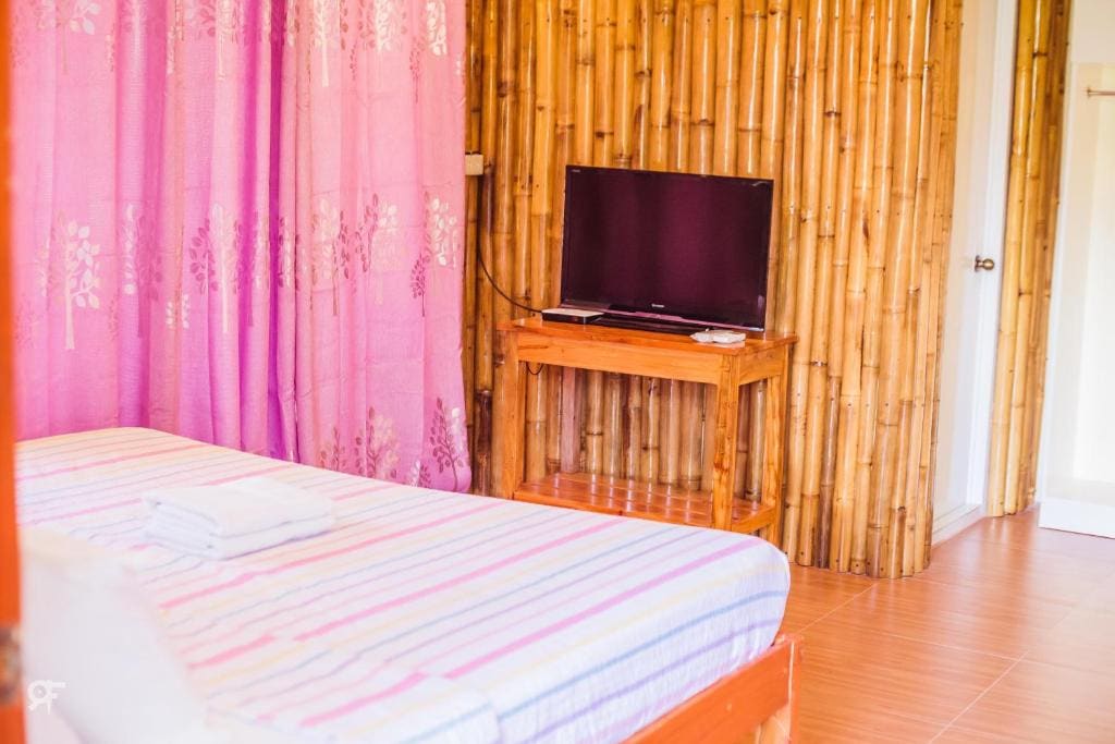 Deluxe Double Room with Balcony room - Image 2