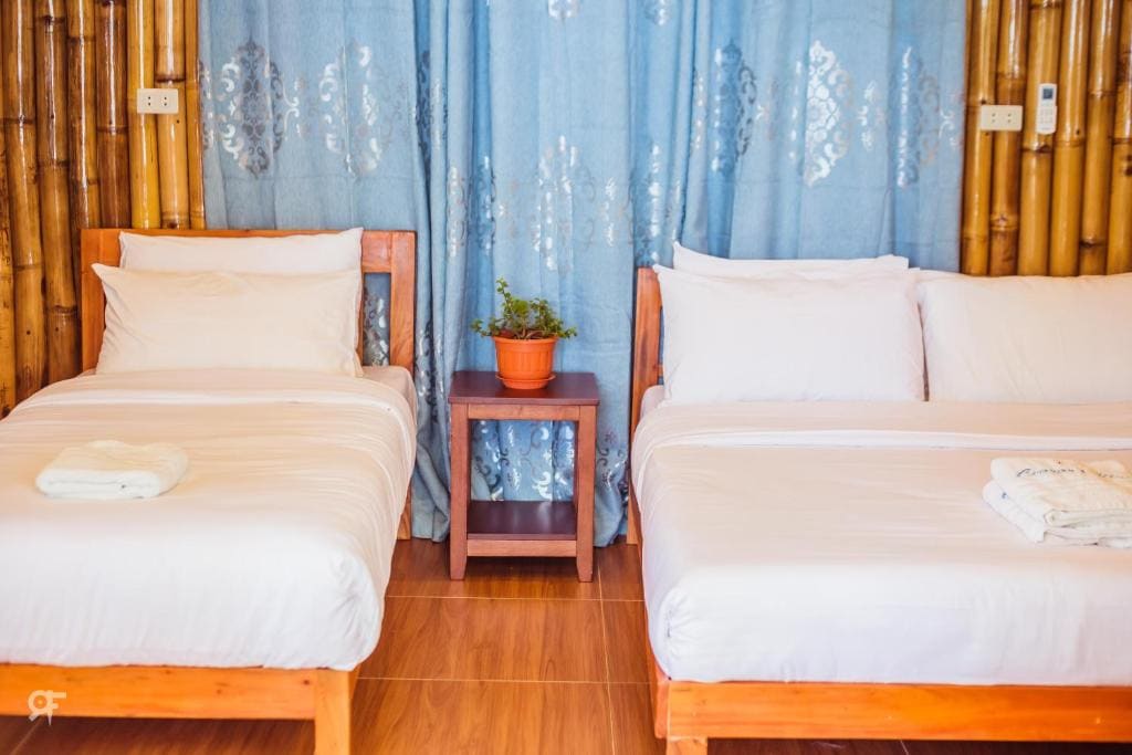 Superior Triple Room with Sea View room - Image 2