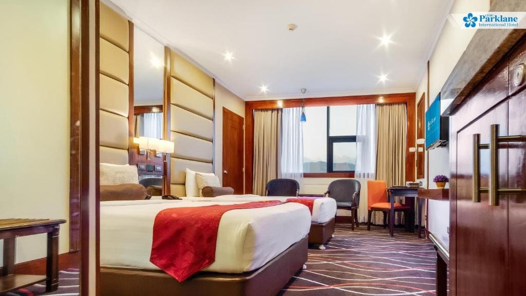 Half Board Package with breakfast & dinner buffet, fruit amenities and welcome drinks room - Image 1
