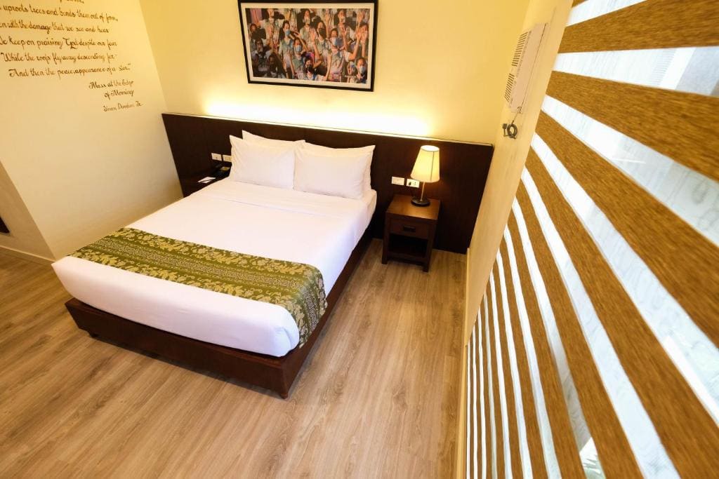 Deluxe Queen Room room - Image 1