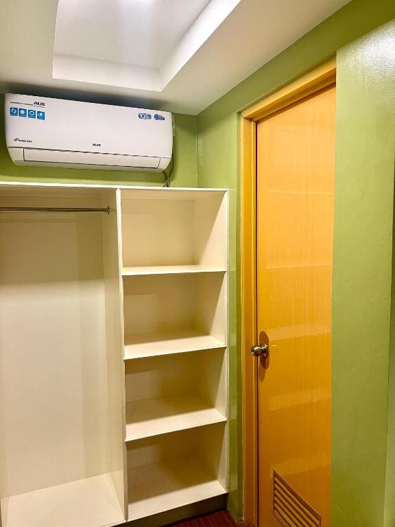 Deluxe Queen Suite room - Image 1
