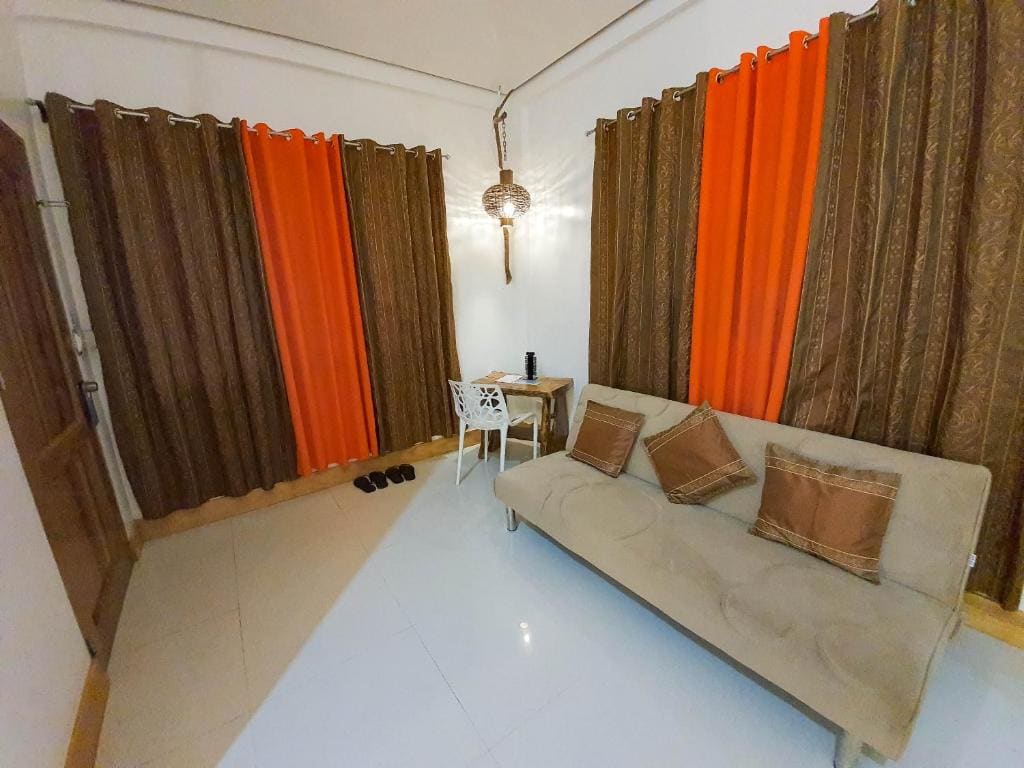 Junior Suite with Garden View room - Image 3