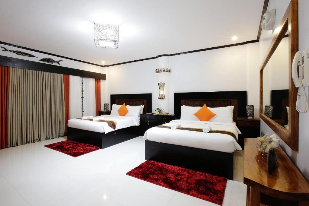 Superior Deluxe Room room - Image 2