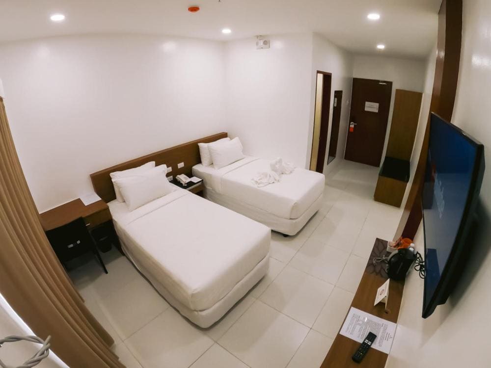 Deluxe Twin Room room - Image 2