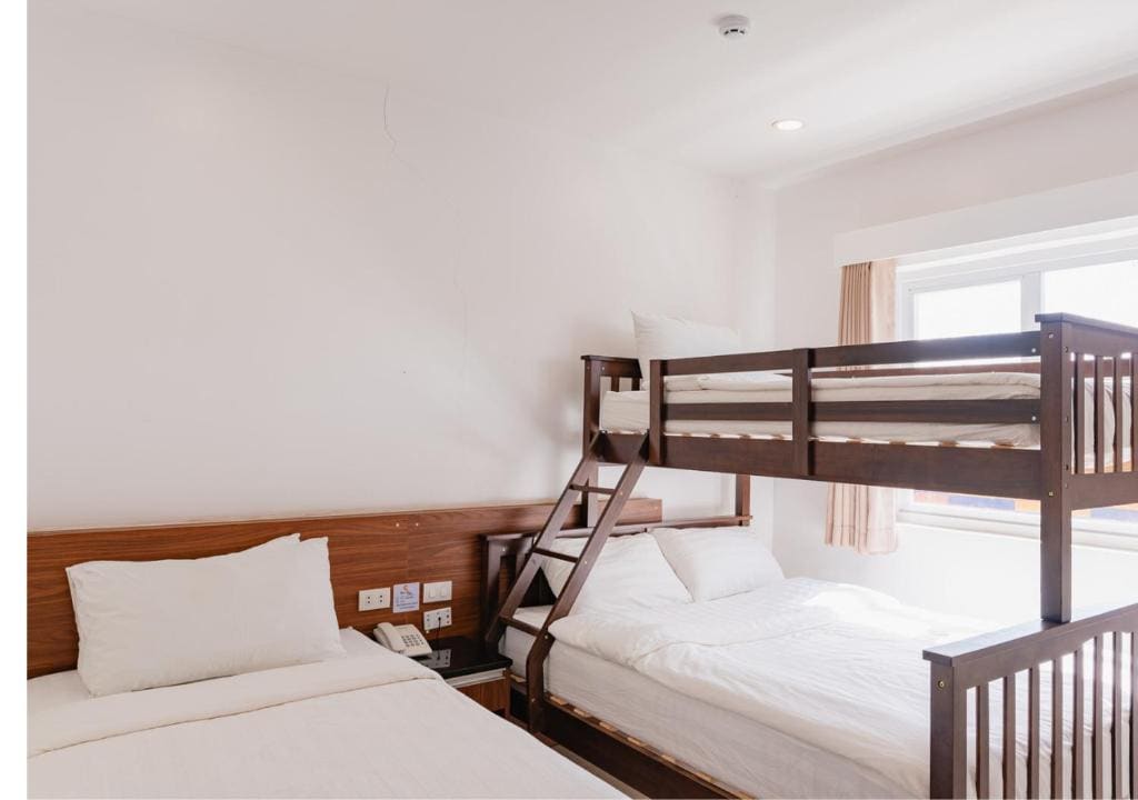 Family Room room - Image 3