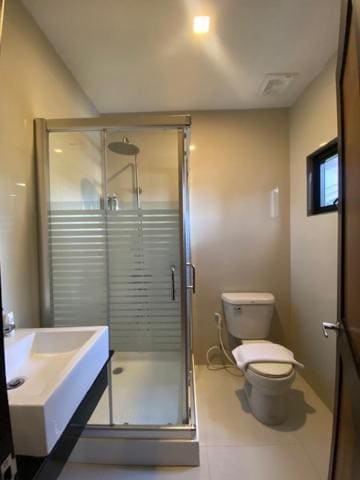 Deluxe Family Room room - Image 2