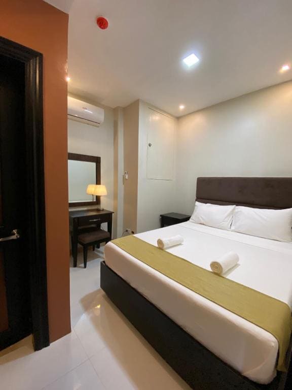 Budget Double Room room - Image 2