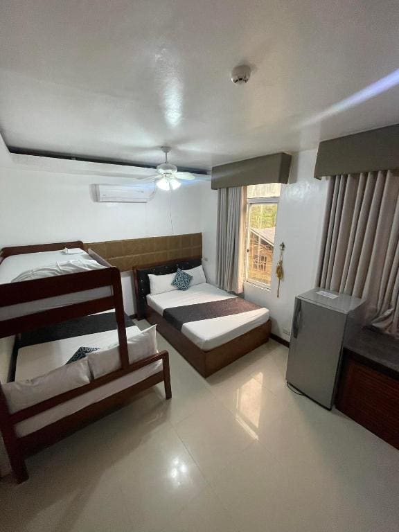 Family Room room - Image 1