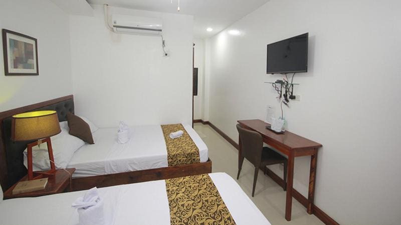 Standard Quadruple Room room - Image 2