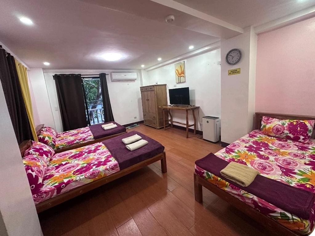 Family Room room - Image 1