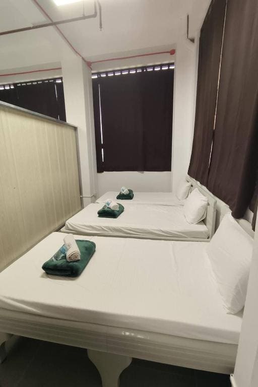 Quadruple Room room - Image 3
