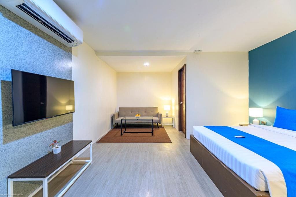 Deluxe Suite room - Image 2