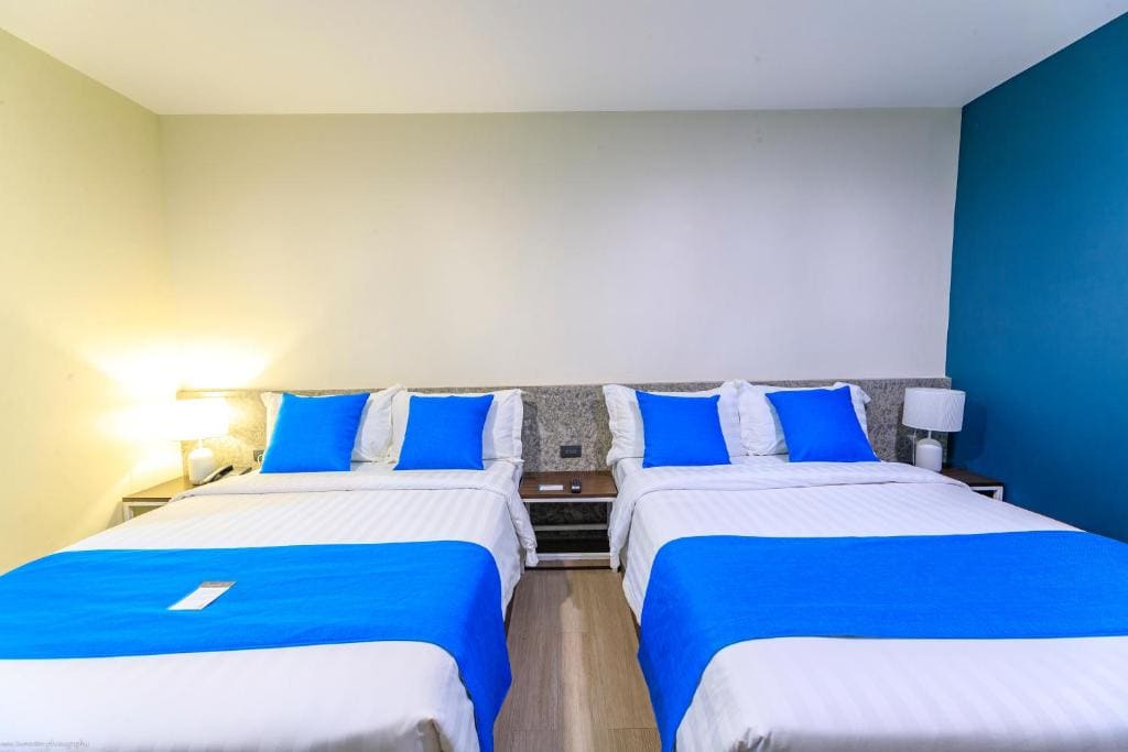 Standard Double Room with Two Double Beds room - Image 3