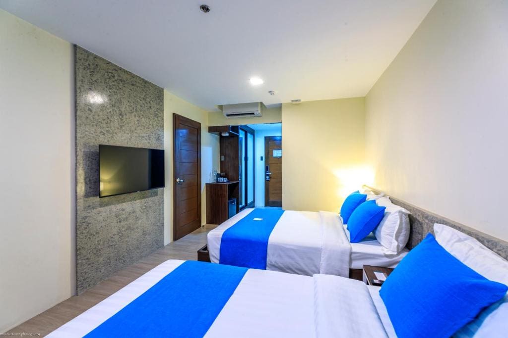 Standard Double Room with Two Double Beds room - Image 2