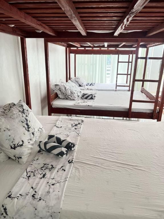 Family Room with Balcony room - Image 2