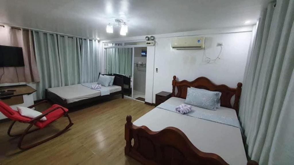 Double Room with Balcony and Sea View room - Image 2