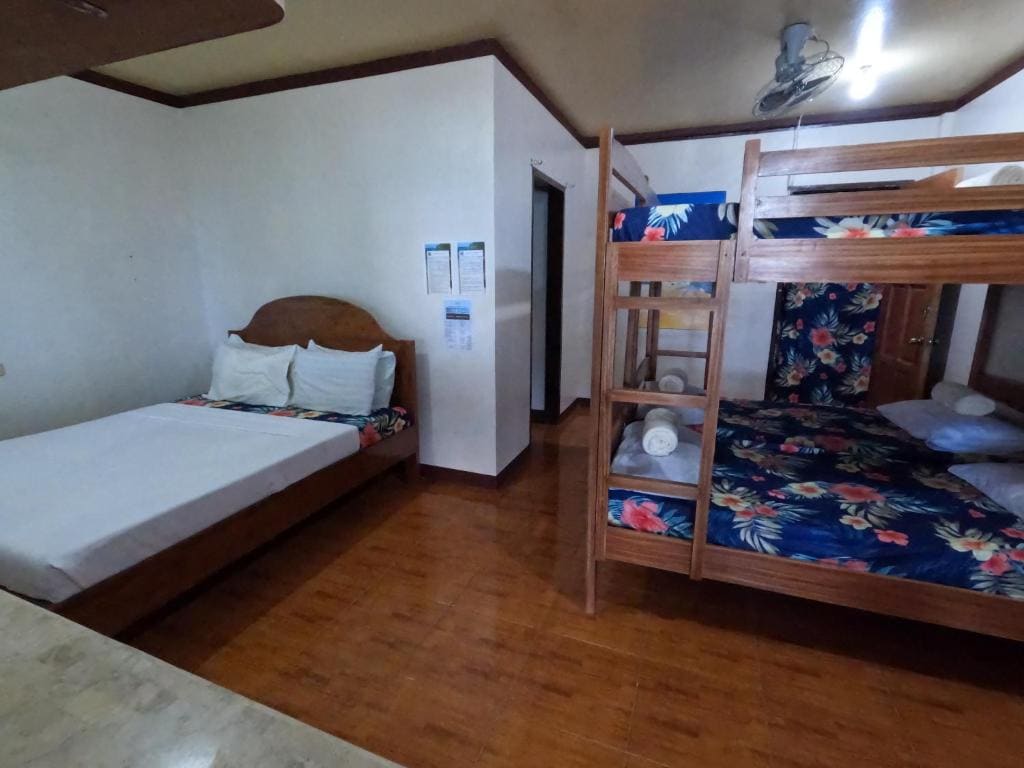 Comfort Triple Room room - Image 3