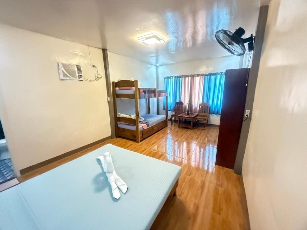 Deluxe Double Room with Bath room - Image 3