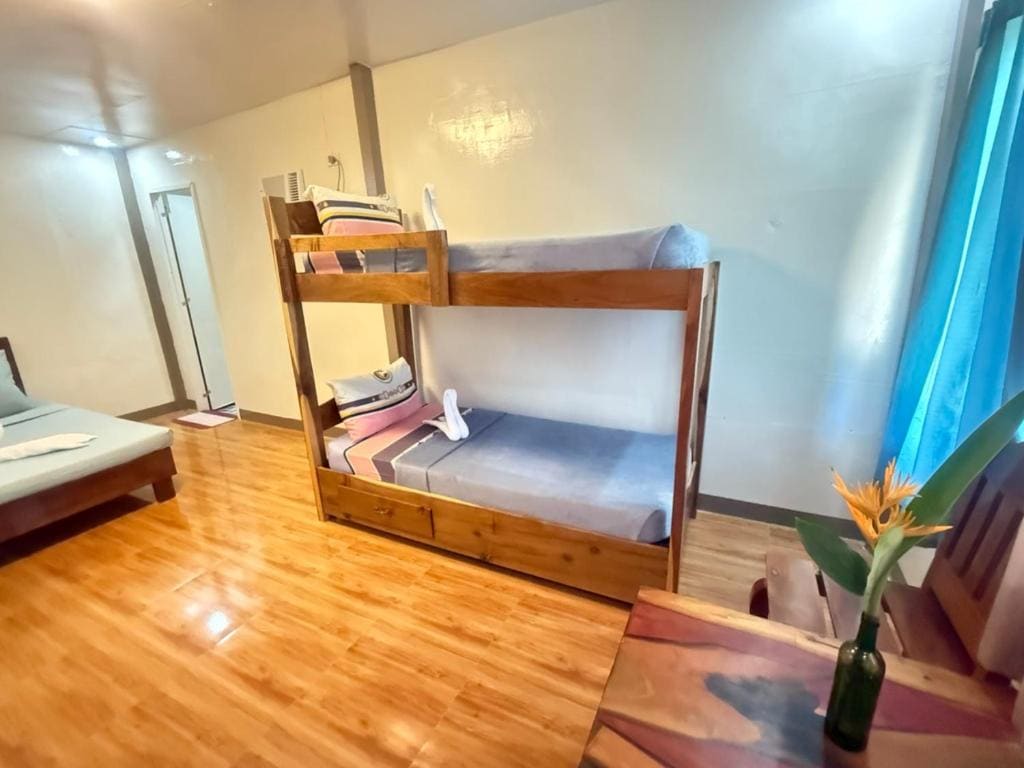 Deluxe Double Room with Bath room - Image 2