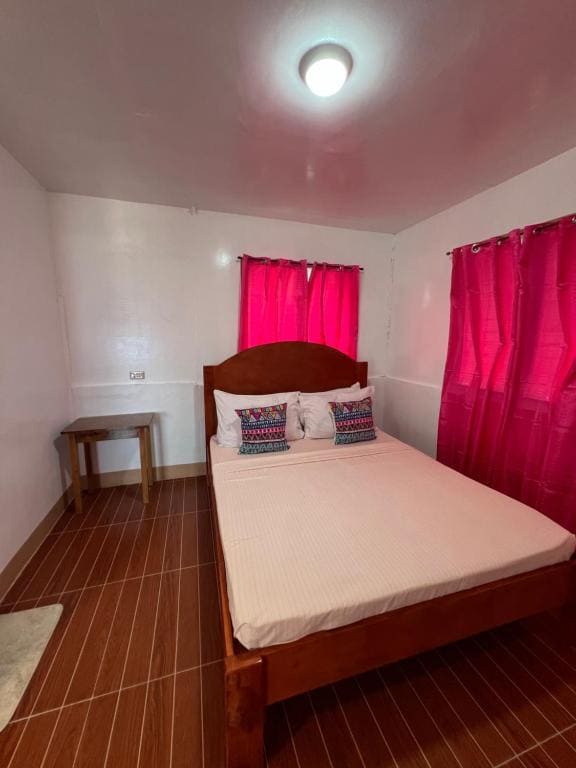 Quadruple Room with Private Bathroom room - Image 2