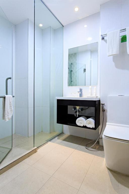 Premier Deluxe Double or Twin Room room - Image 2