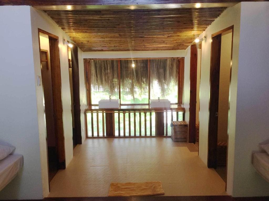 Bunk Bed in Mixed Dormitory Room room - Image 3