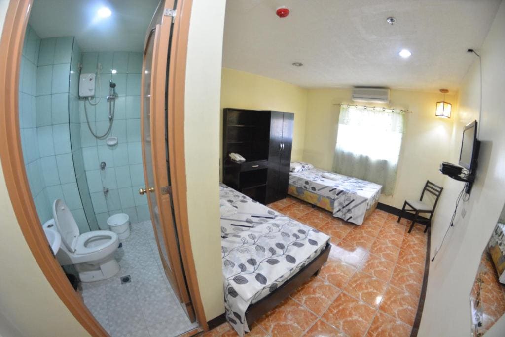 Superior Twin Room room - Image 3