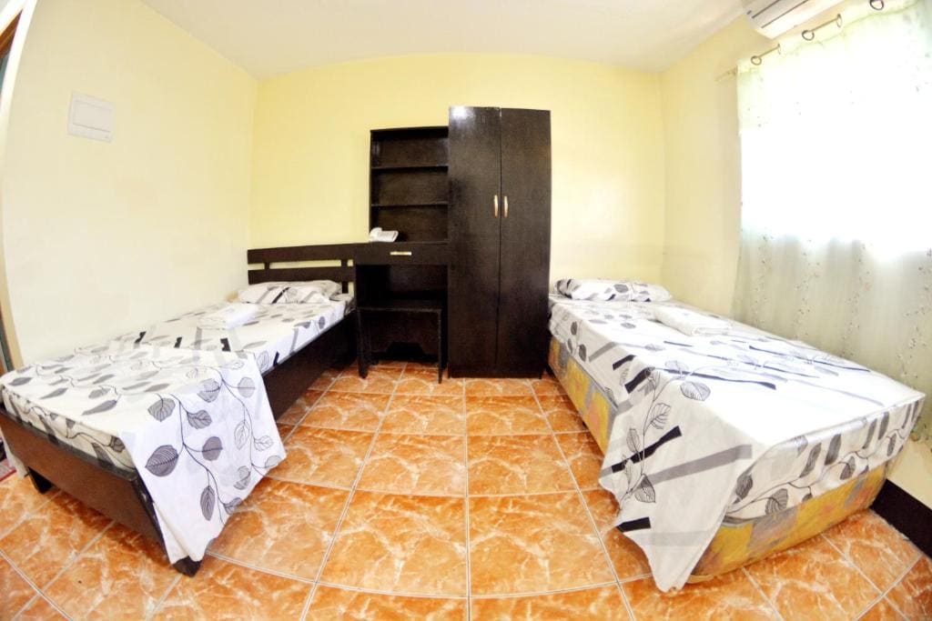 Superior Twin Room room - Image 2