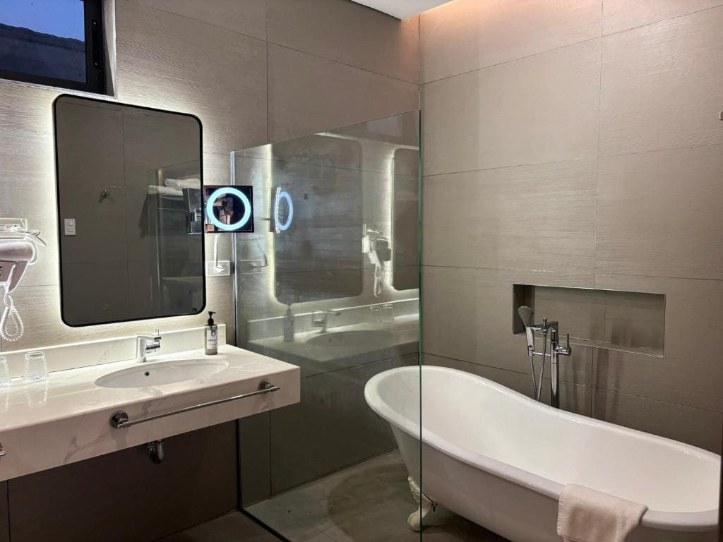 Villa with Private Pool room - Image 2