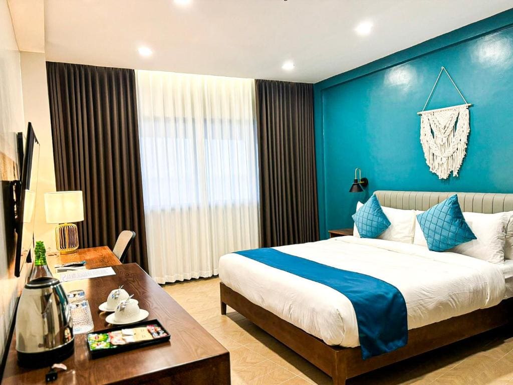 Deluxe Double or Twin Room with Sea View room - Image 3