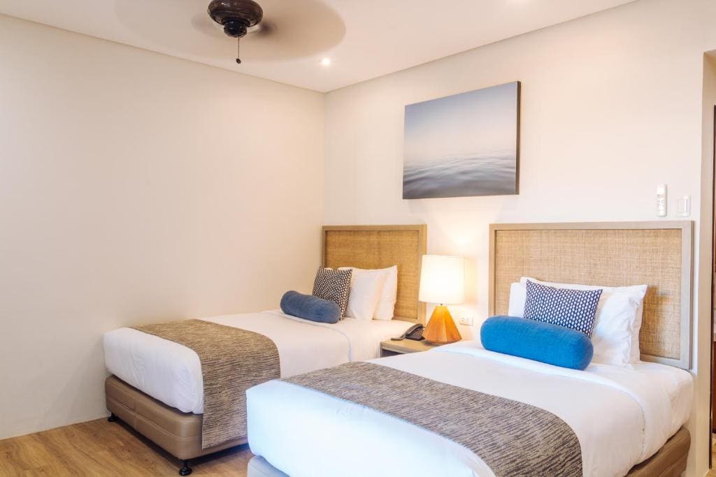 2 Single Beds, Standard Room with Pool View room - Image 1