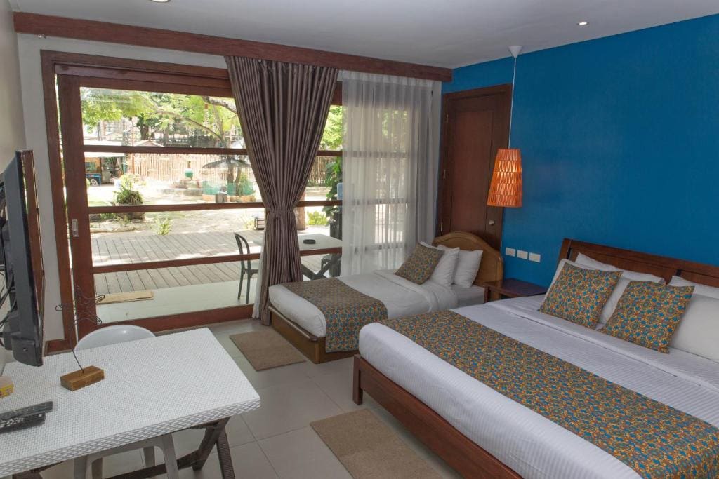 Superior Triple Room room - Image 3