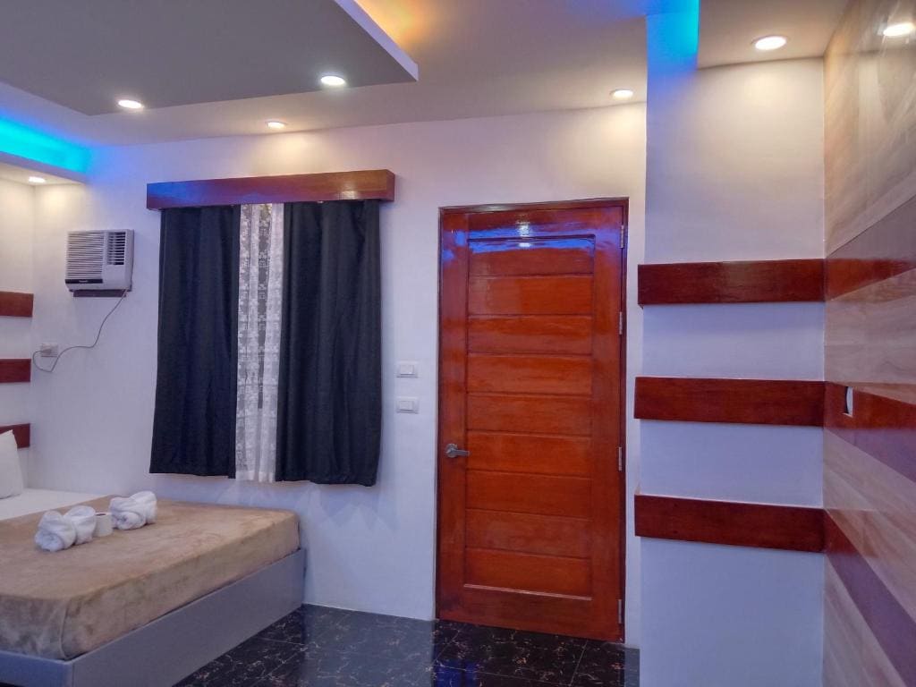 Deluxe Family Room room - Image 1