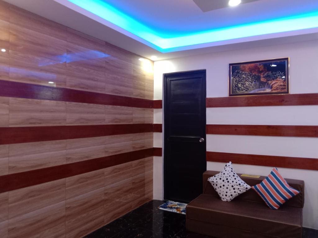 Deluxe Family Room room - Image 3