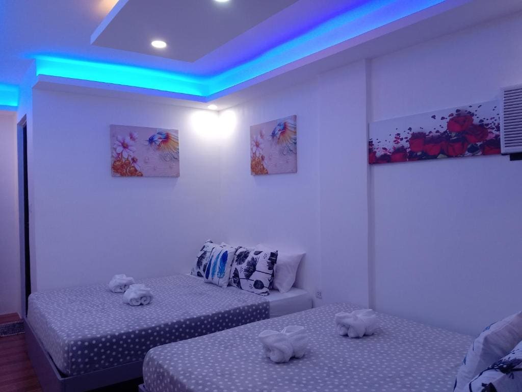 Deluxe Quadruple Room room - Image 3