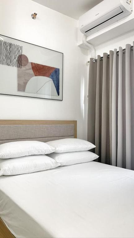 Deluxe Double Room with Balcony room - Image 1