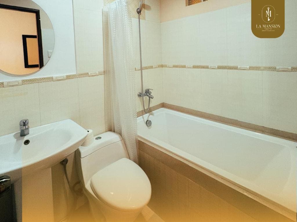 Deluxe Triple Room room - Image 3