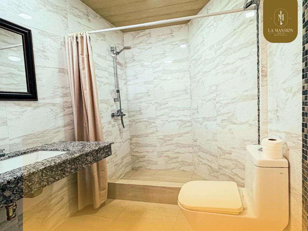 Standard Family Room room - Image 3